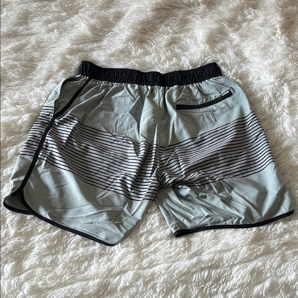 Vuori Light light blue Shorts with Black Trim - Picture 4 of 4
